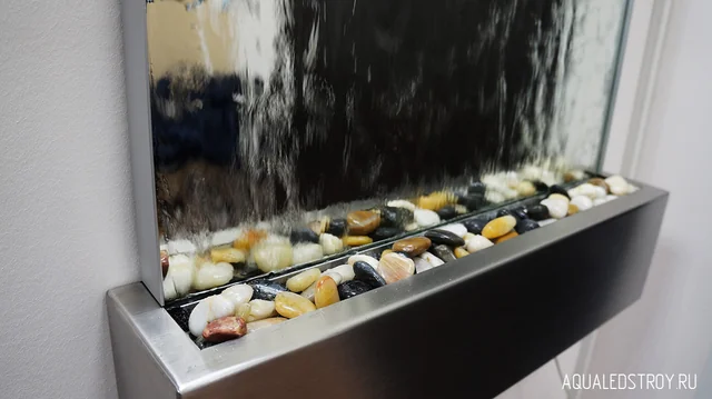 Настенный водопад по зеркалу