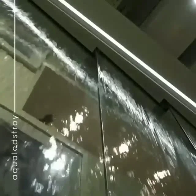 Три стеклянных полотна: рисунок потока