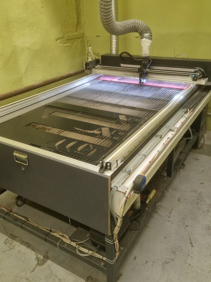 Лазерный станок с ЧПУ для оргстекла